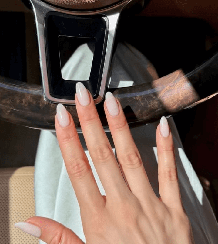 minimalist nails