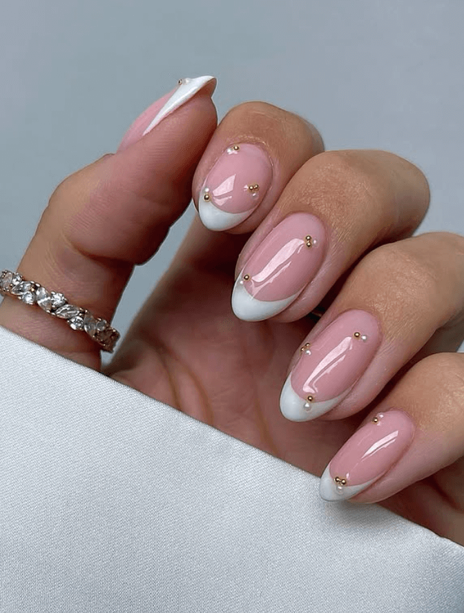 minimalist nails