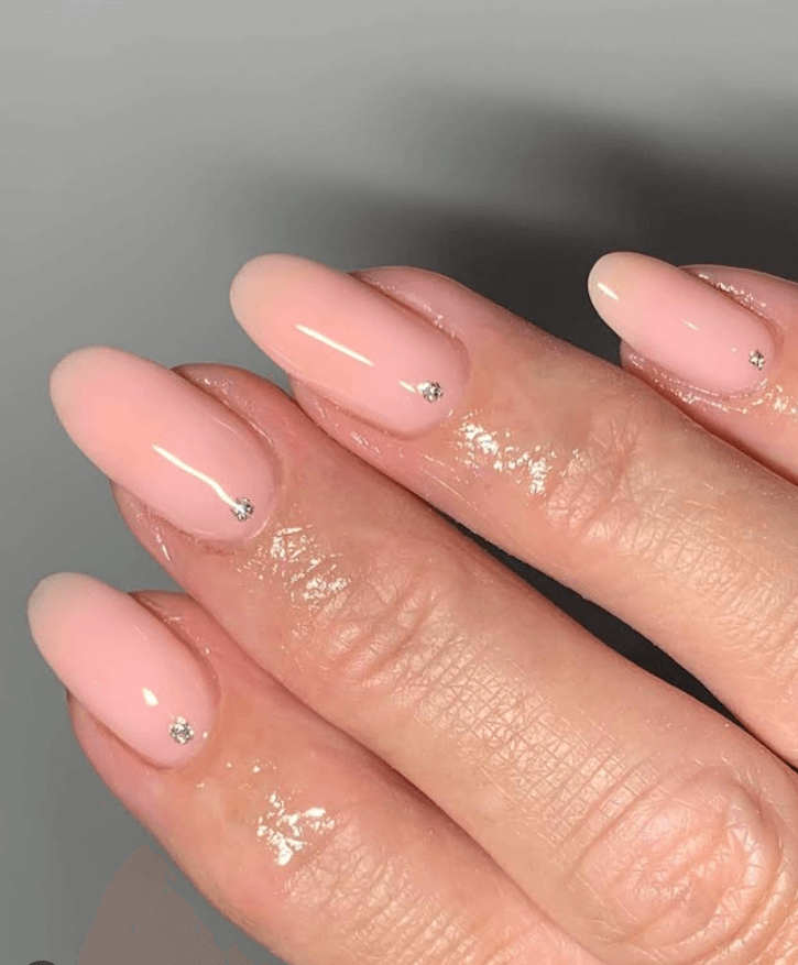 minimalist almond nail designs