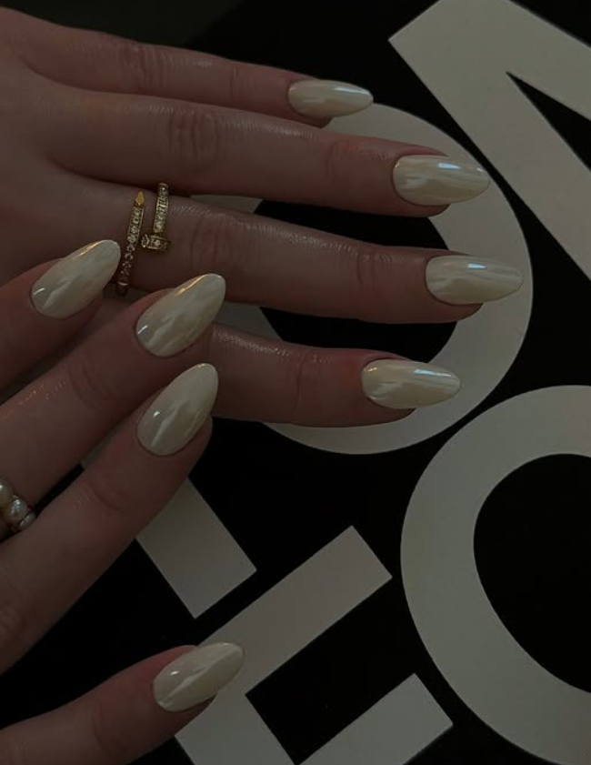 vanilla chrome nails